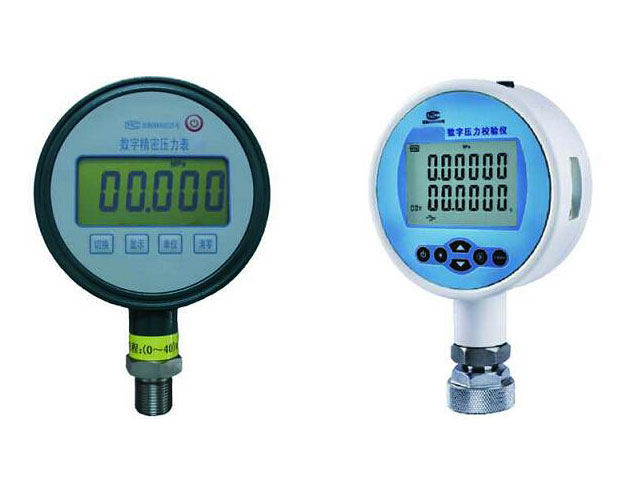 Digital precision pressure gauge